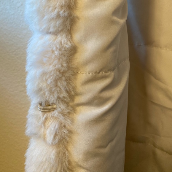 ZARA | Cream Faux Fur Vest - Picture 7 of 8